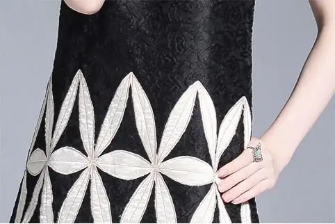 New Arrival 2024 Brand Clothing Summer Women Black White Patchwork Floral Embroidery Tank Casual Jacquard Sleeveless Party Dress